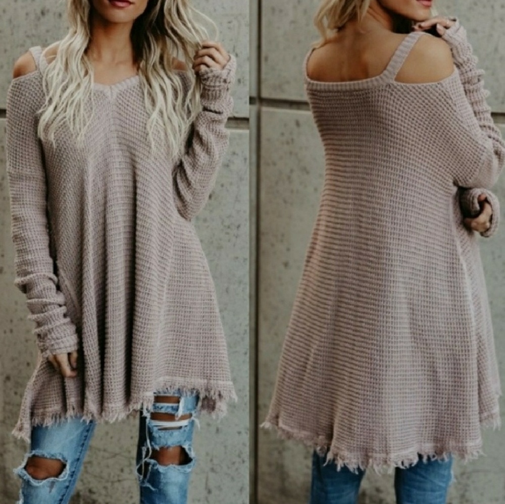 SO COMFY COLD SHOULDER FRINGE SWEATER